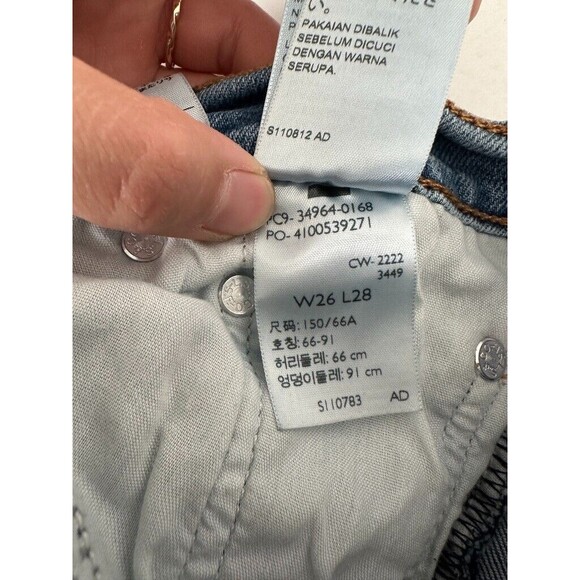 Levi's Wedgie Straight Leg Light Wash Blue Distressed Frayed Hem Waist 26 26x28 - Picture 9 of 9